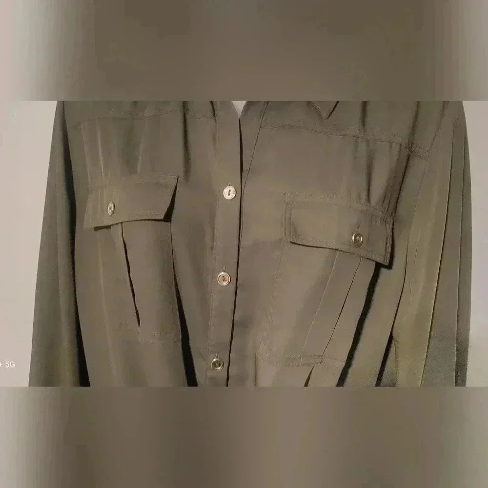 CHICOS Olive Woven Utility Shirt, button down, roll tab sleeve, size 1 - Picture 5 of 11